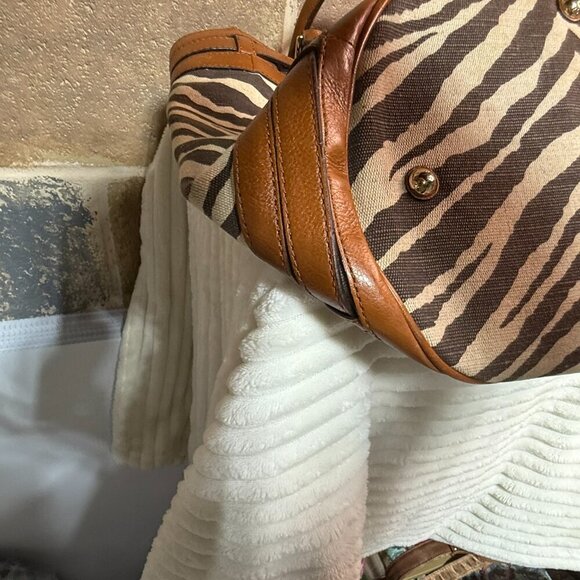 Michael Kors Satchel - Picture 4 of 6